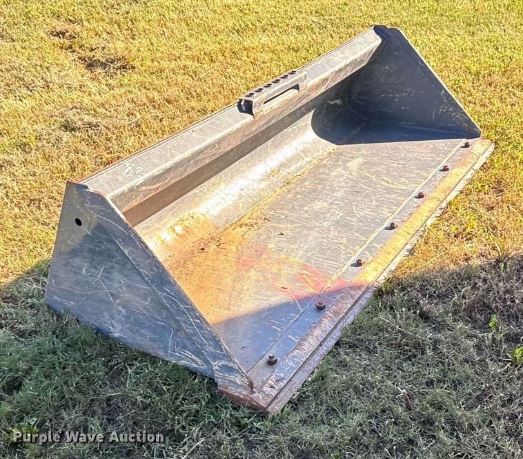 image for item DX3619 Skid steer bucket