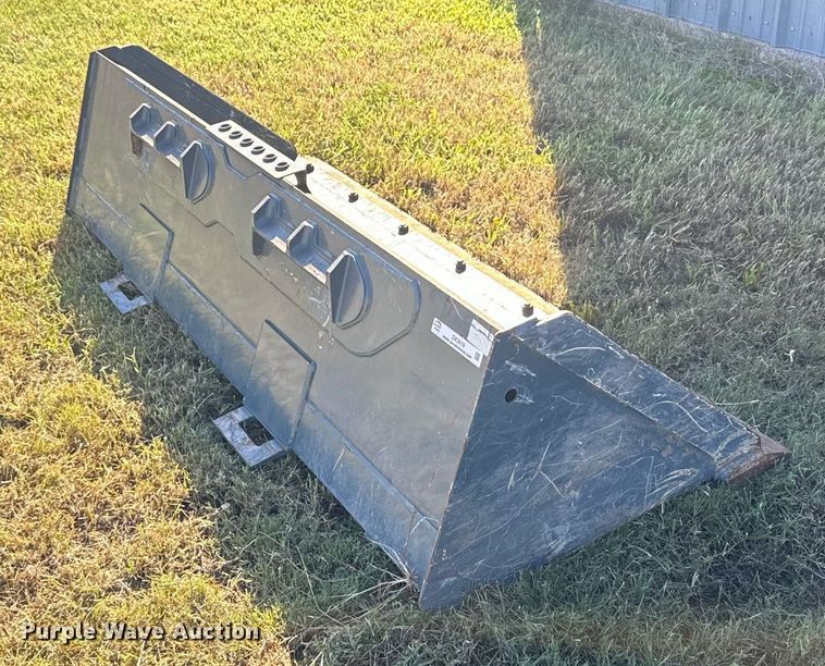 image for item DX3619 Skid steer bucket