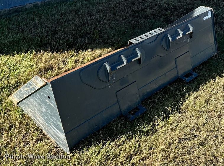 image for item DX3619 Skid steer bucket