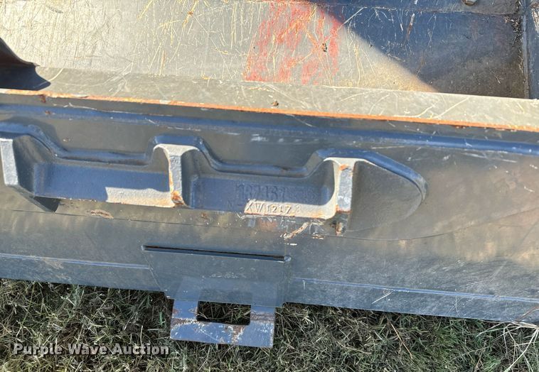 image for item DX3619 Skid steer bucket