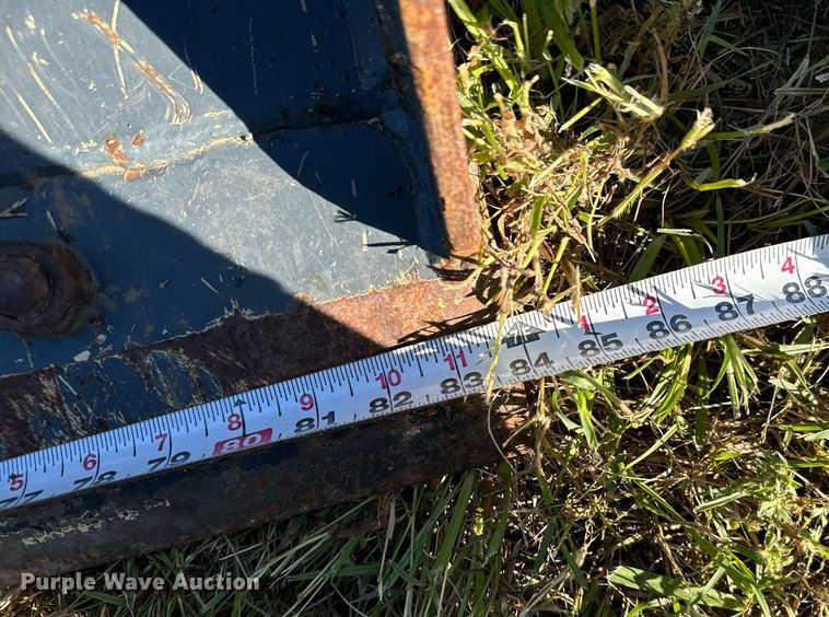 image for item DX3619 Skid steer bucket