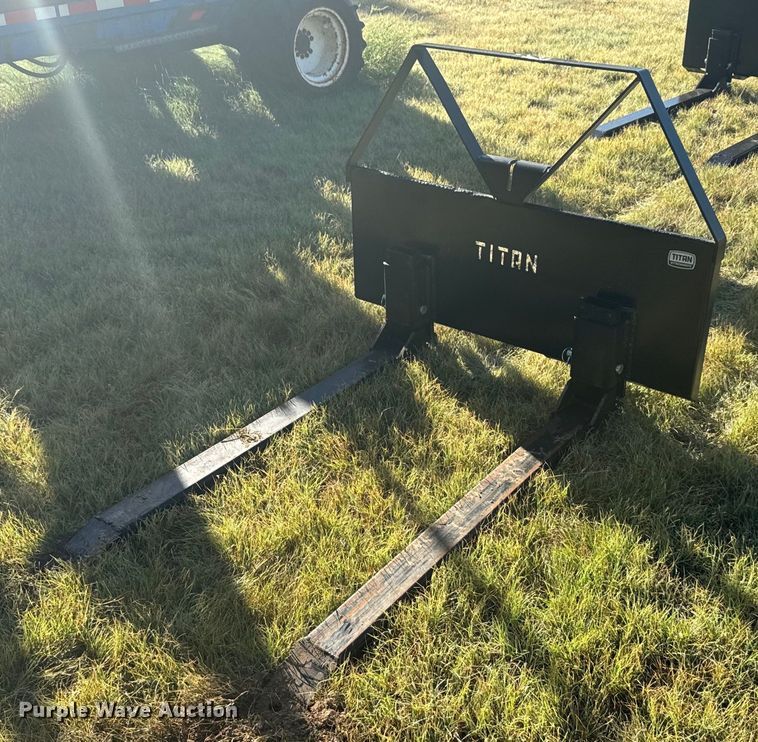 image for item DX3626 Titan skid steer forks