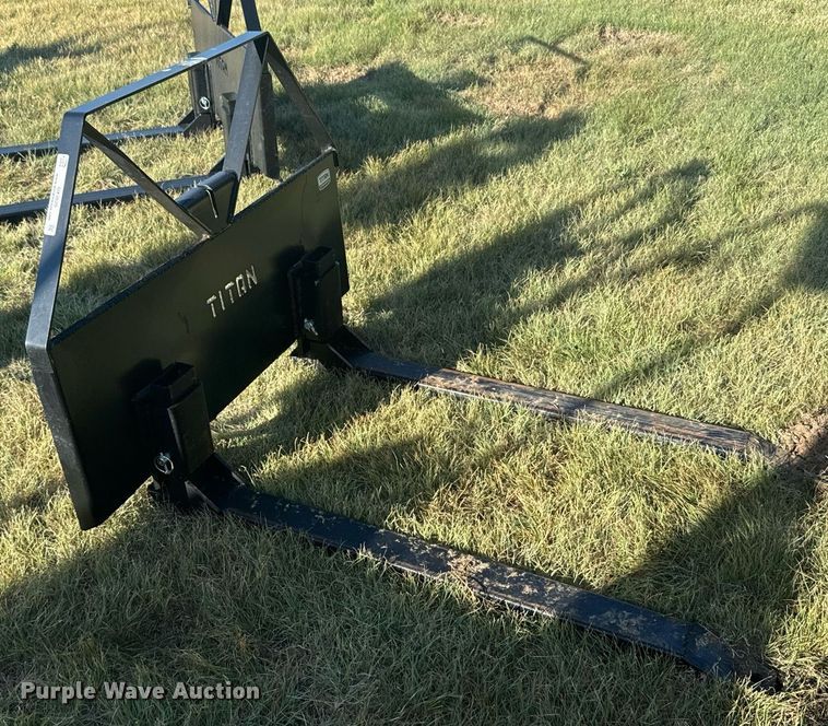 image for item DX3626 Titan skid steer forks