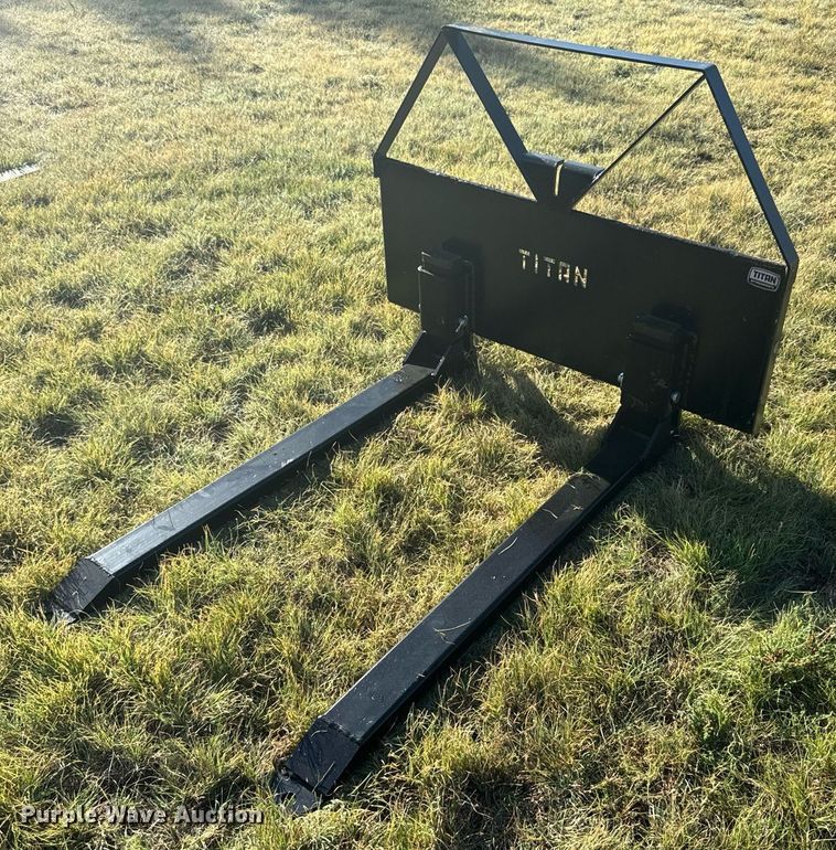 image for item DX3627 Titan skid steer forks