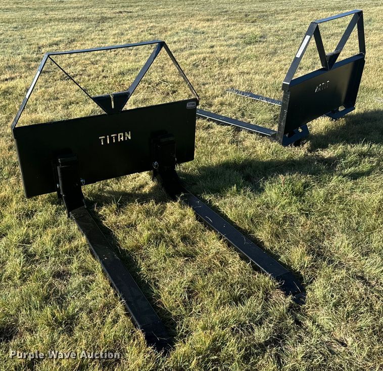 image for item DX3627 Titan skid steer forks