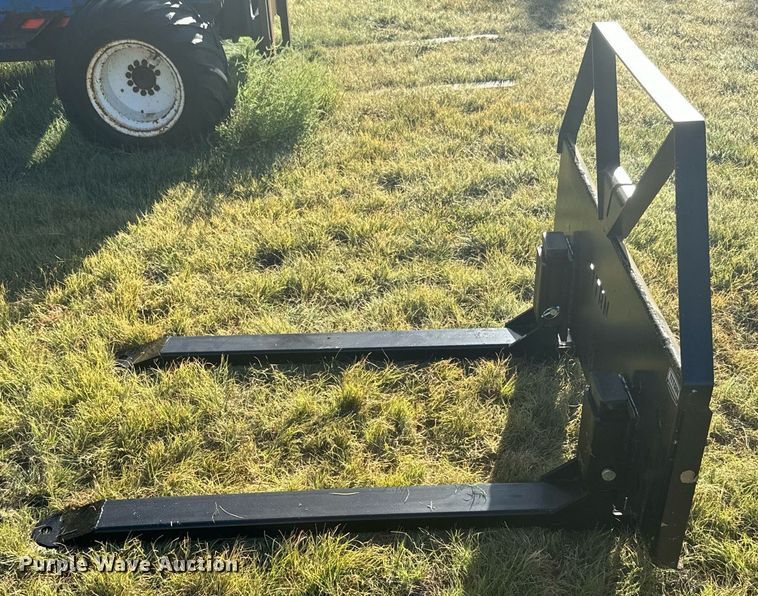 image for item DX3627 Titan skid steer forks