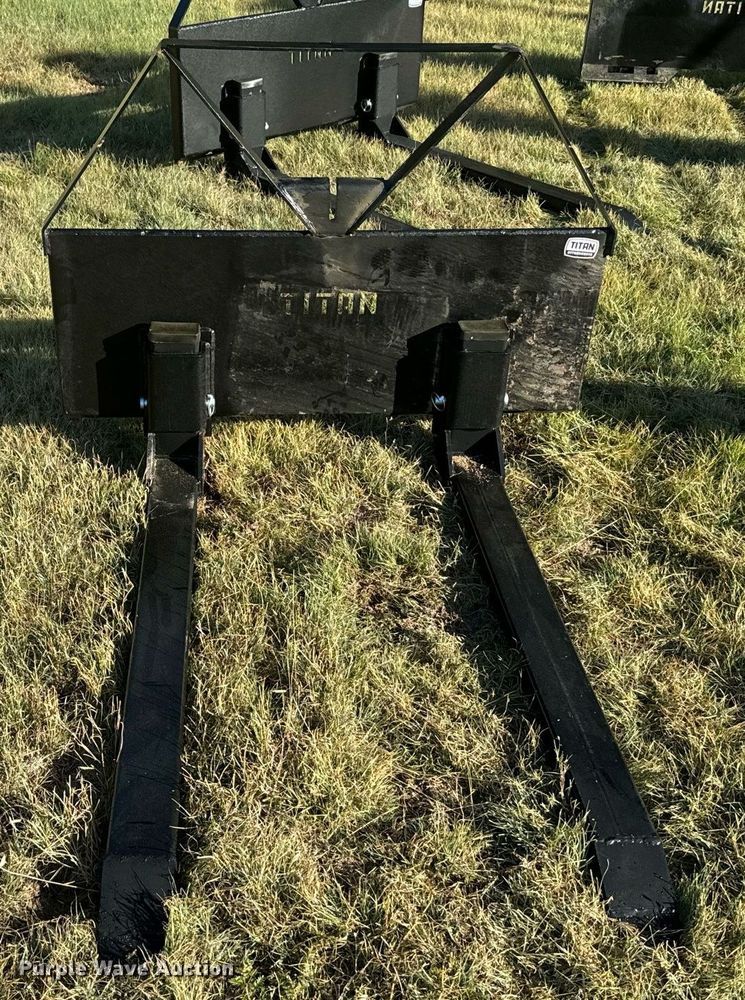 image for item DX3628 Titan skid steer forks