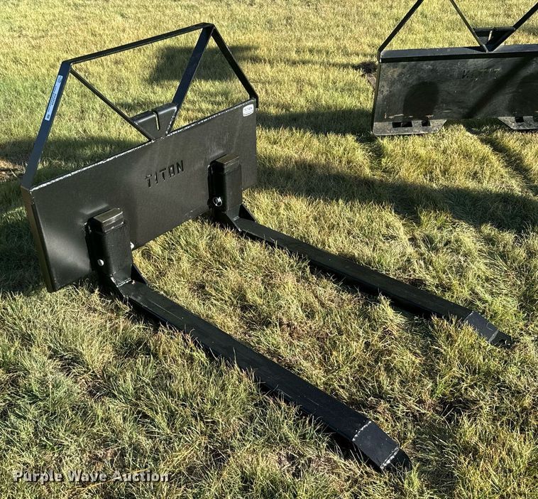 image for item DX3629 Titan skid steer forks