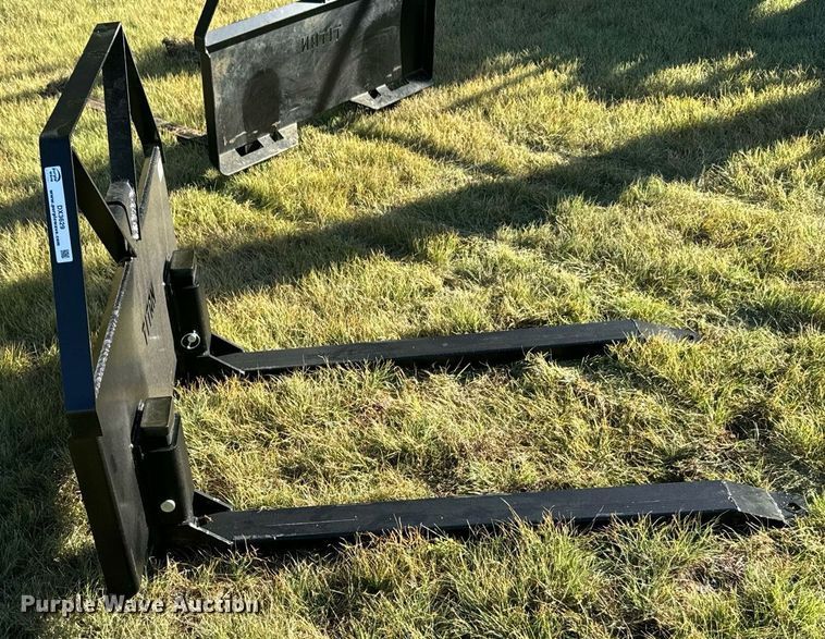 image for item DX3629 Titan skid steer forks