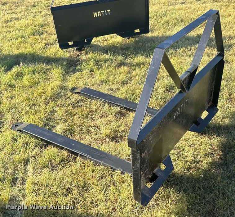 image for item DX3629 Titan skid steer forks