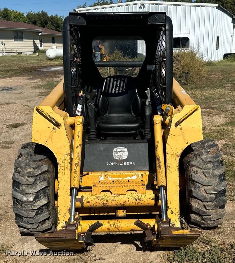 image for item DX3633 2005 John Deere 320 skid steer loader
