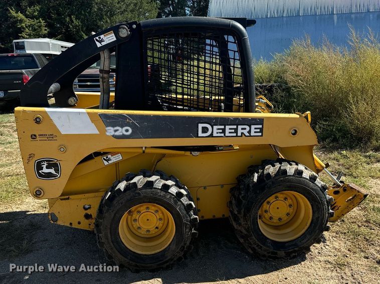 image for item DX3633 2005 John Deere 320 skid steer loader