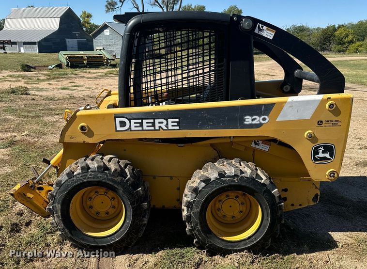 image for item DX3633 2005 John Deere 320 skid steer loader