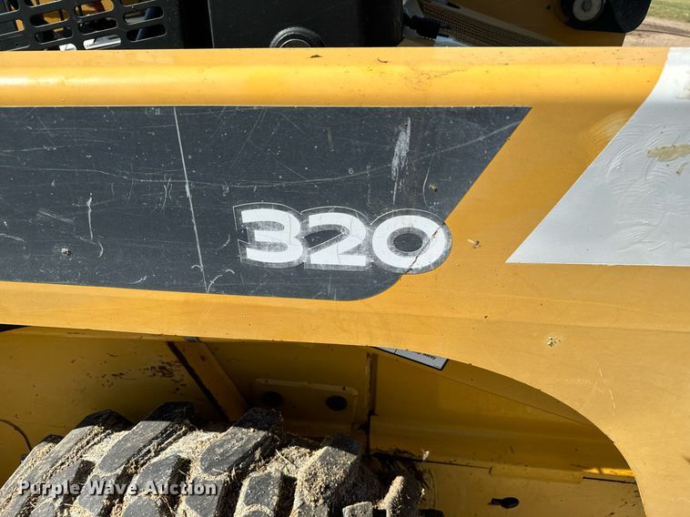 image for item DX3633 2005 John Deere 320 skid steer loader