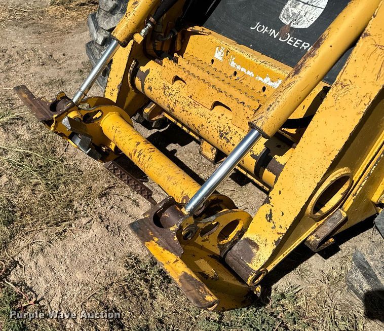image for item DX3633 2005 John Deere 320 skid steer loader