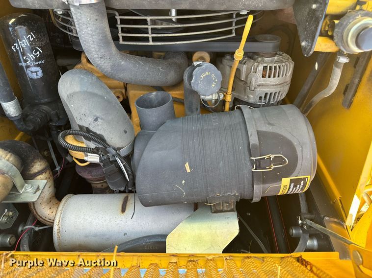 image for item DX3633 2005 John Deere 320 skid steer loader