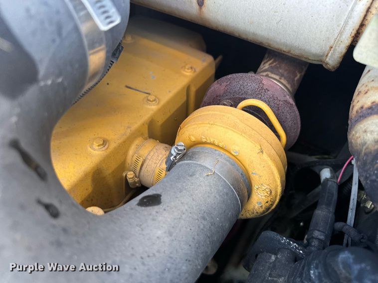 image for item DX3633 2005 John Deere 320 skid steer loader