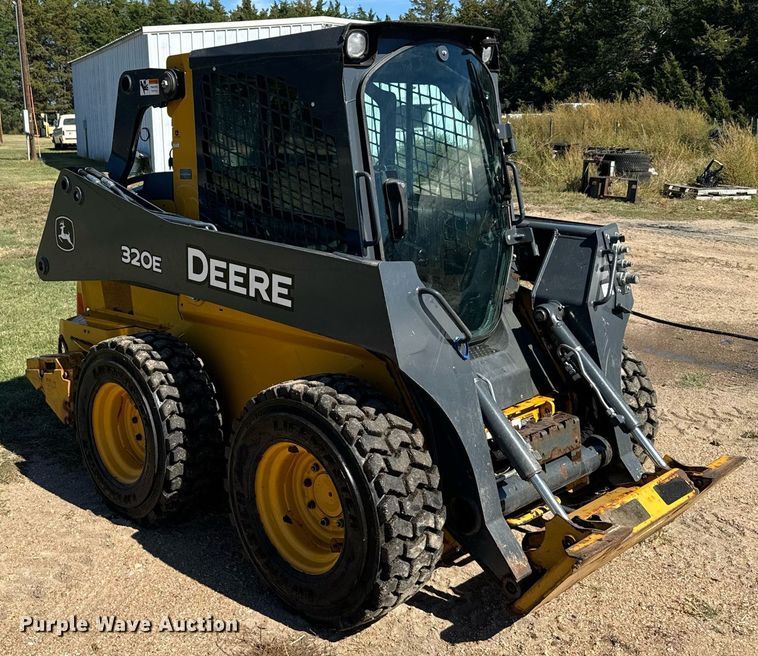 image for item DX3634 2015 John Deere 320E skid steer loader