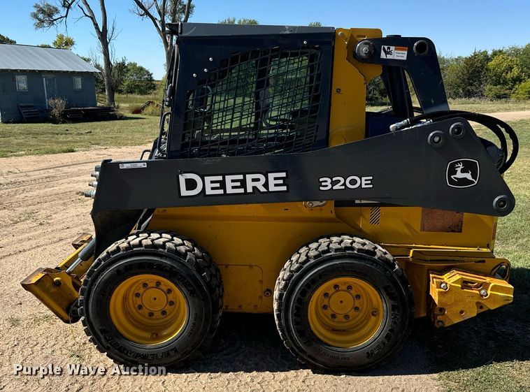 image for item DX3634 2015 John Deere 320E skid steer loader