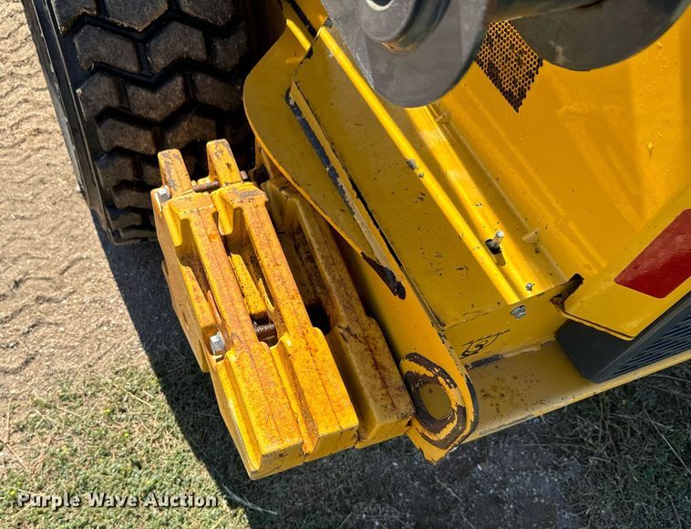 image for item DX3634 2015 John Deere 320E skid steer loader