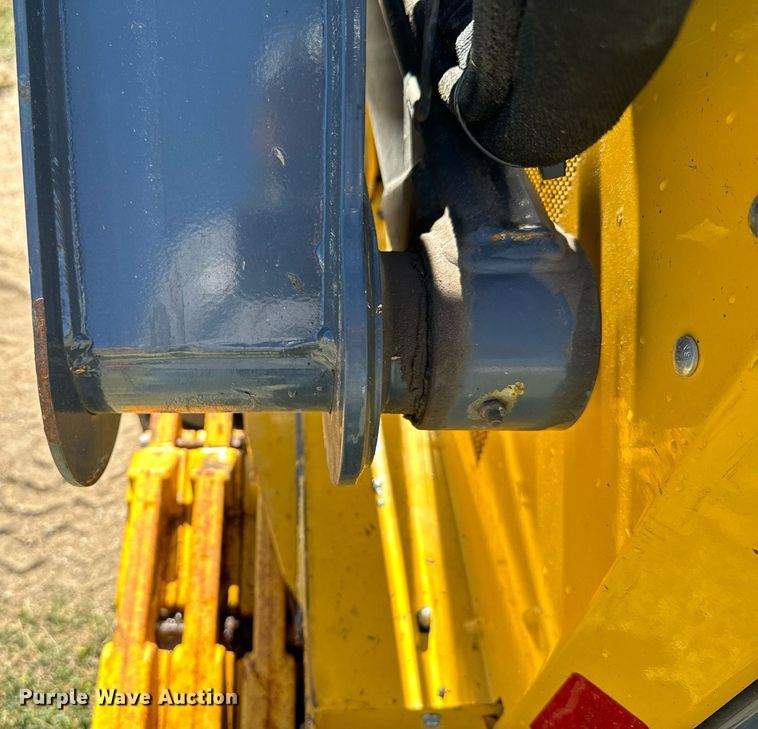 image for item DX3634 2015 John Deere 320E skid steer loader