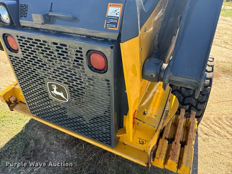 image for item DX3634 2015 John Deere 320E skid steer loader