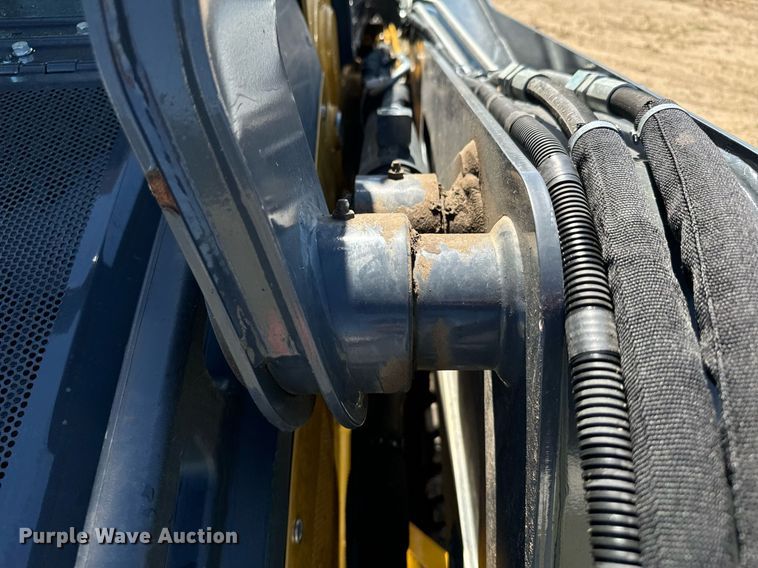 image for item DX3634 2015 John Deere 320E skid steer loader