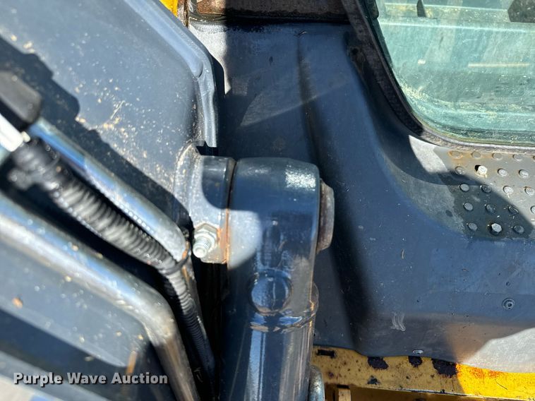 image for item DX3634 2015 John Deere 320E skid steer loader