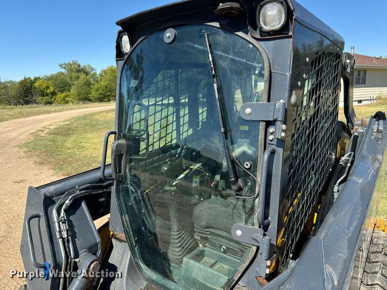 image for item DX3634 2015 John Deere 320E skid steer loader