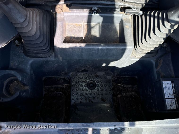 image for item DX3634 2015 John Deere 320E skid steer loader