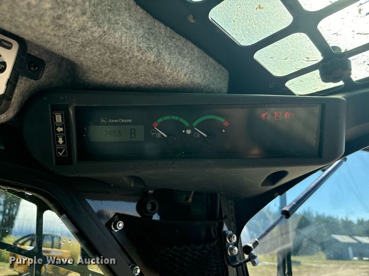 image for item DX3634 2015 John Deere 320E skid steer loader