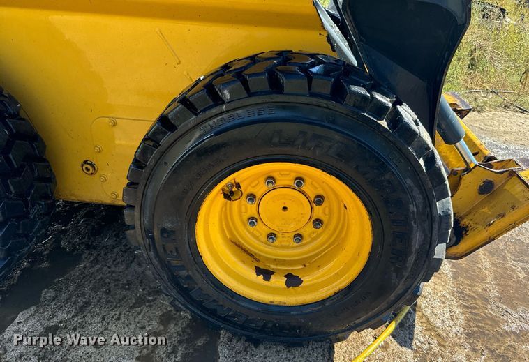 image for item DX3634 2015 John Deere 320E skid steer loader