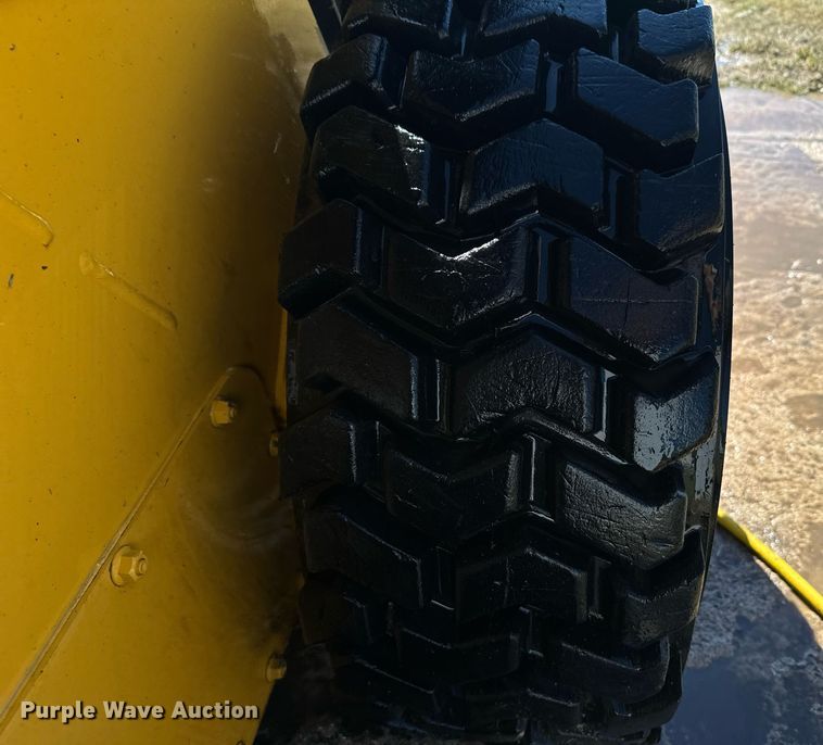 image for item DX3634 2015 John Deere 320E skid steer loader