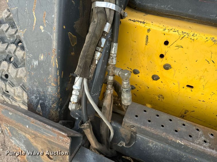 image for item DX3696 2006 New Holland LT185B tracked skid steer loader