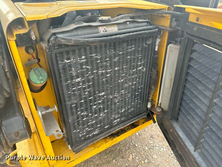 image for item DX3696 2006 New Holland LT185B tracked skid steer loader