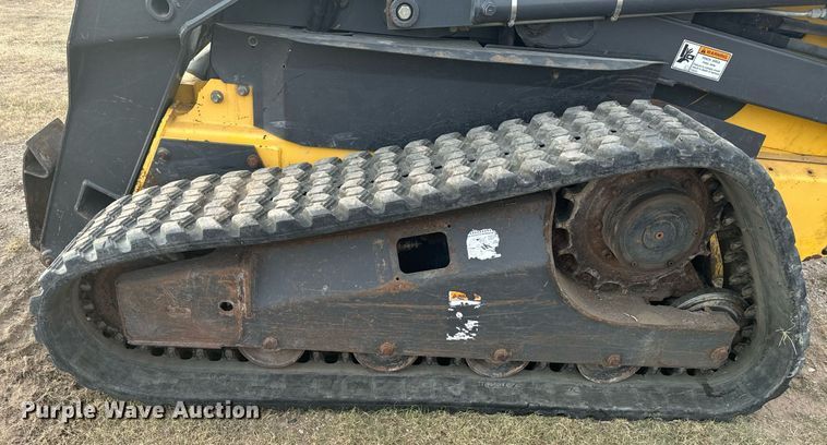 image for item DX3696 2006 New Holland LT185B tracked skid steer loader