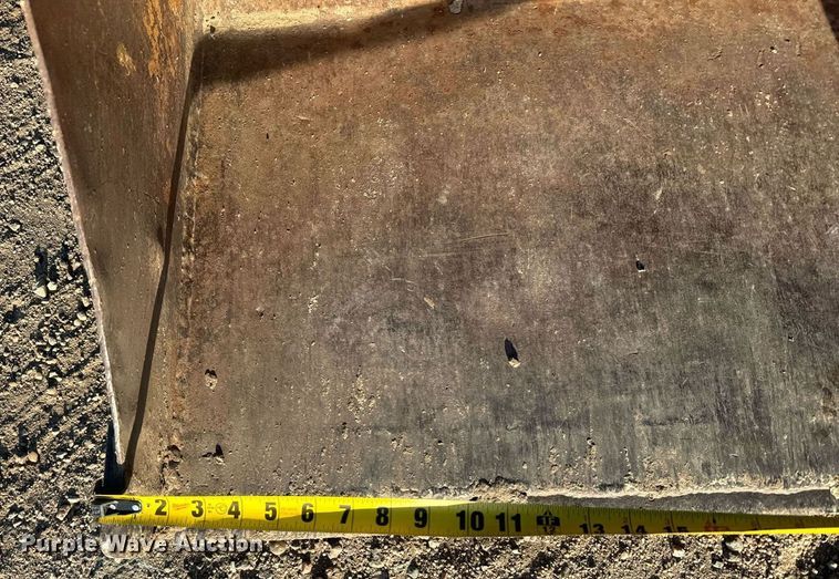 image for item DX3712 John Deere 170 skid steer loader