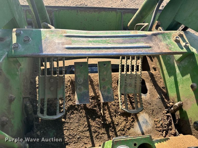 image for item DX3712 John Deere 170 skid steer loader