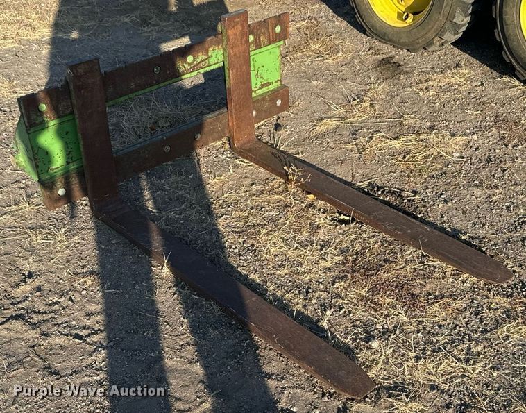 image for item DX3712 John Deere 170 skid steer loader