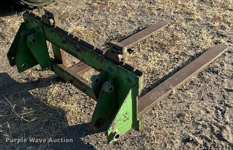 image for item DX3712 John Deere 170 skid steer loader