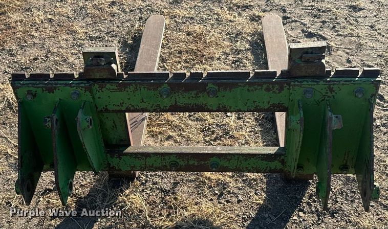 image for item DX3712 John Deere 170 skid steer loader