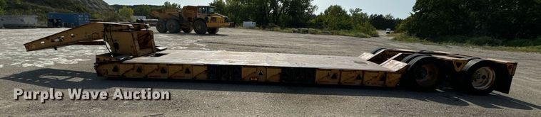 image for item EE7639 1994 Trail King lowboy equipment trailer