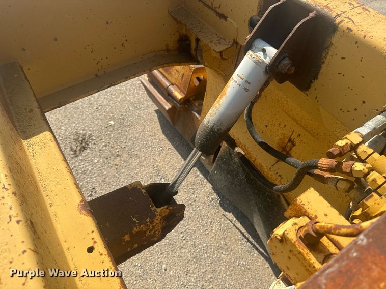 image for item EE7639 1994 Trail King lowboy equipment trailer