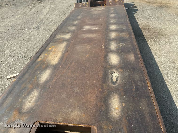 image for item EE7639 1994 Trail King lowboy equipment trailer