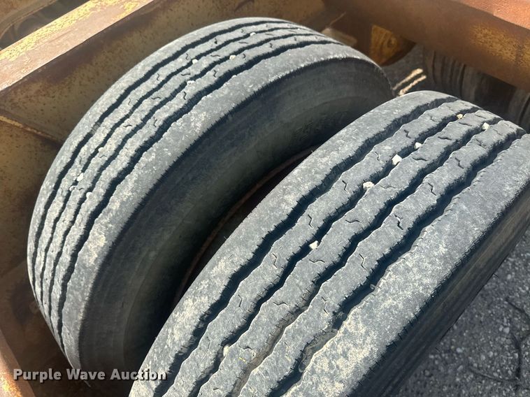 image for item EE7639 1994 Trail King lowboy equipment trailer