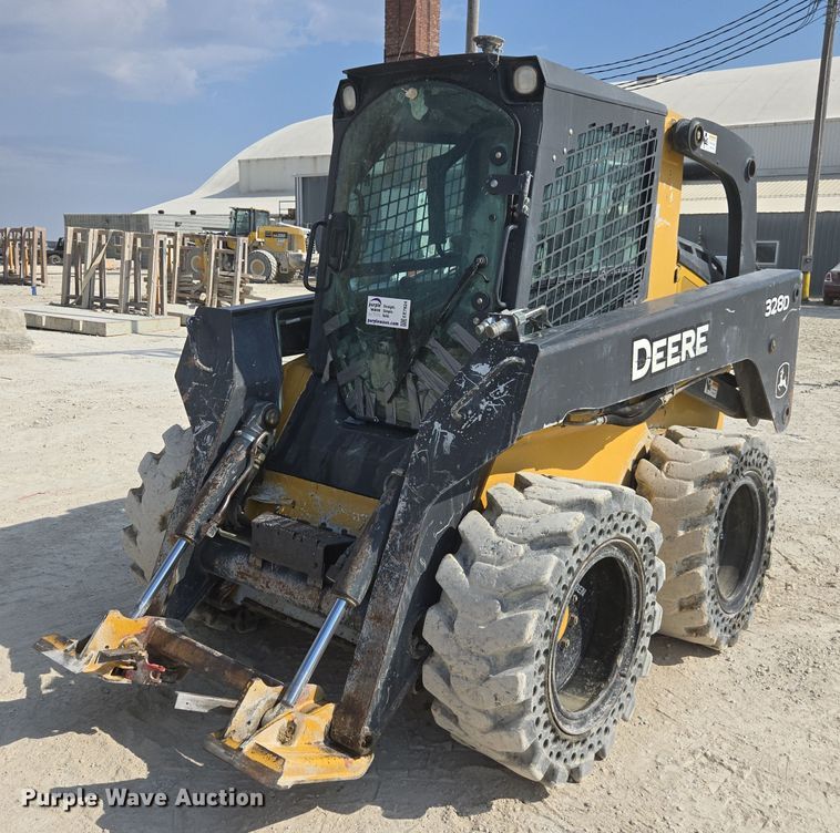 image for item EE7824 2011 John Deere 328D skid steer loader