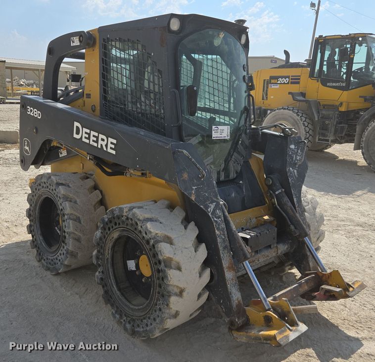 image for item EE7824 2011 John Deere 328D skid steer loader