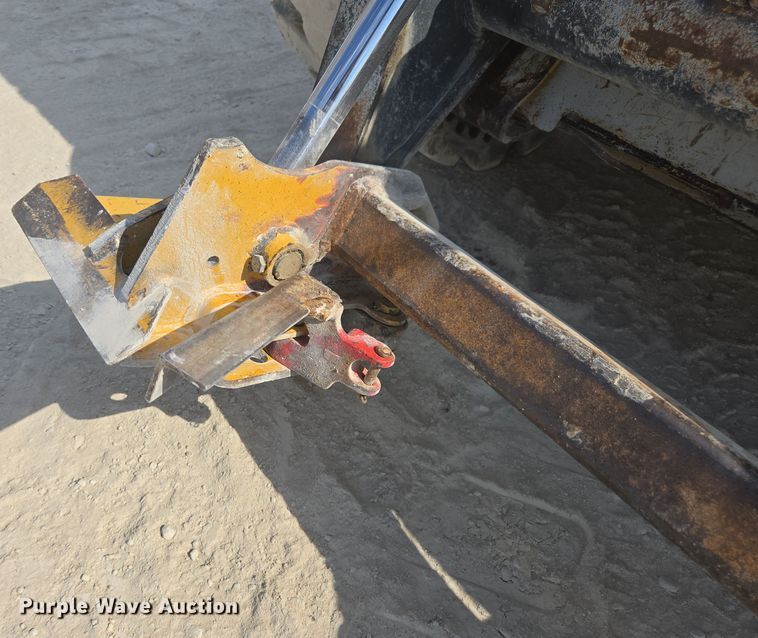 image for item EE7824 2011 John Deere 328D skid steer loader