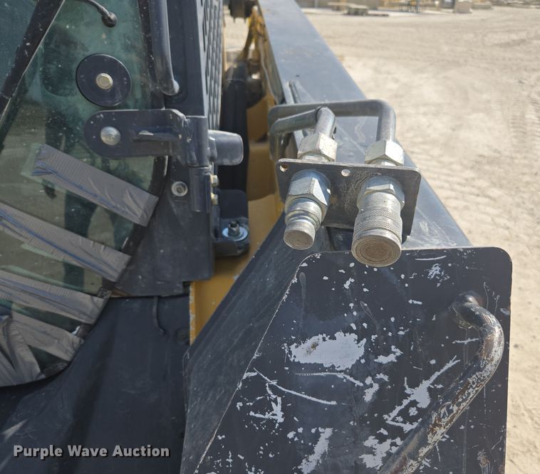 image for item EE7824 2011 John Deere 328D skid steer loader