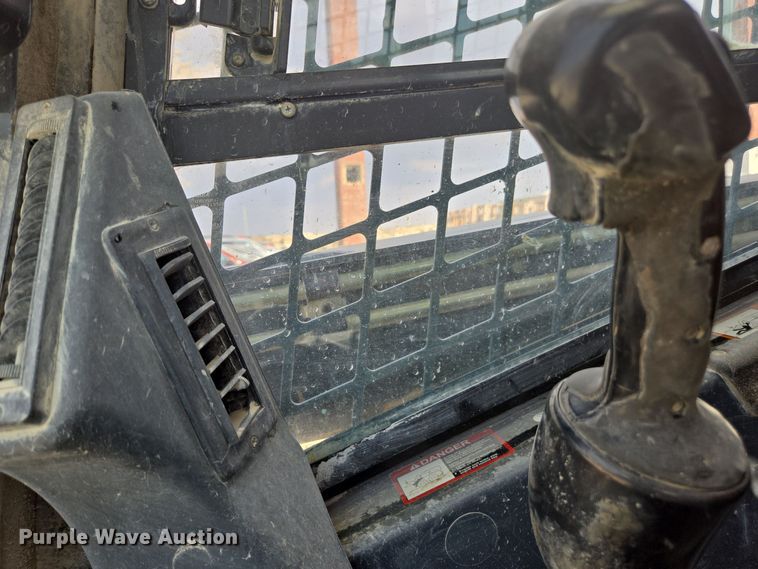 image for item EE7824 2011 John Deere 328D skid steer loader